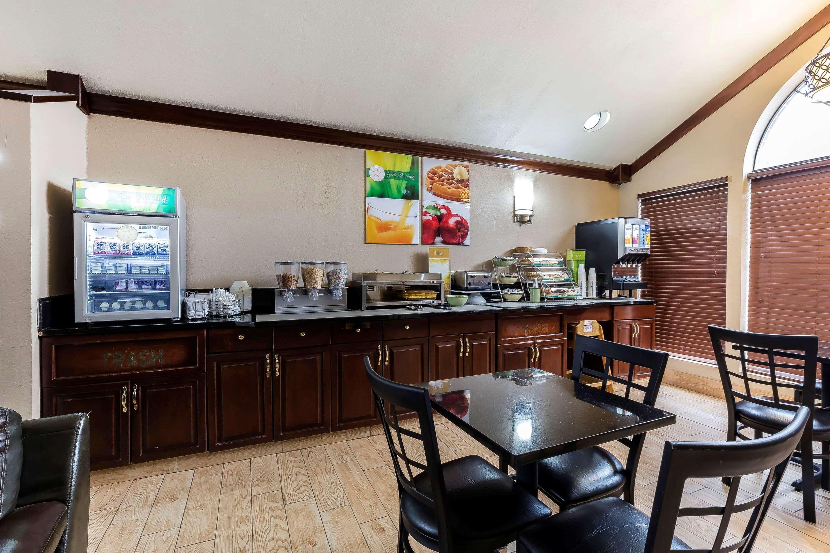 Quality Inn & Suites Columbia I-70 Εξωτερικό φωτογραφία