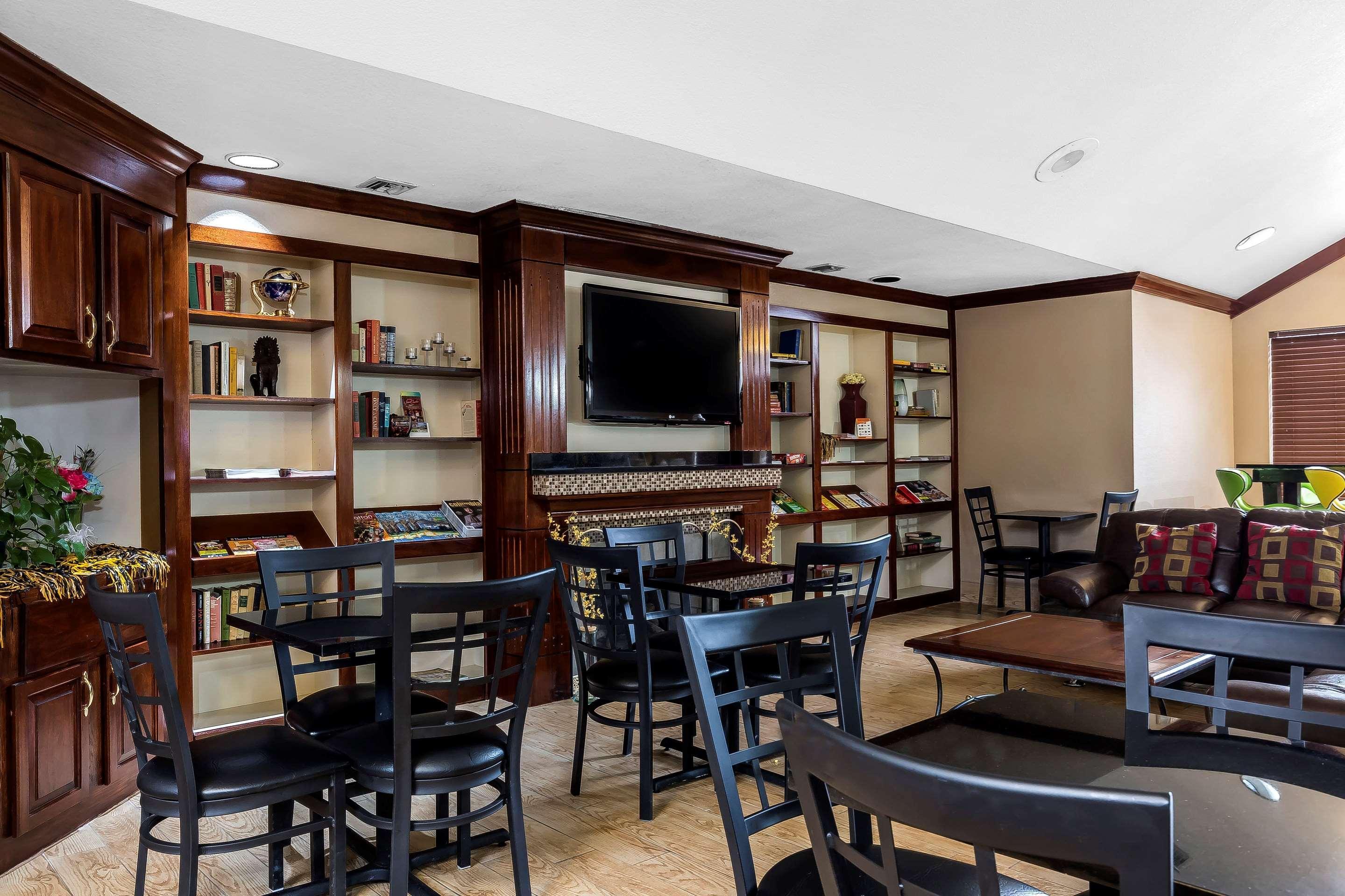 Quality Inn & Suites Columbia I-70 Εξωτερικό φωτογραφία