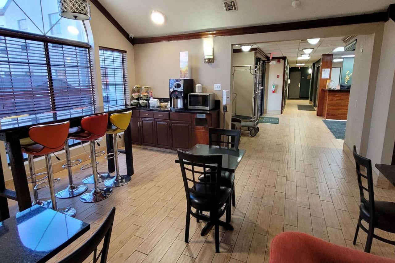 Quality Inn & Suites Columbia I-70 Εξωτερικό φωτογραφία