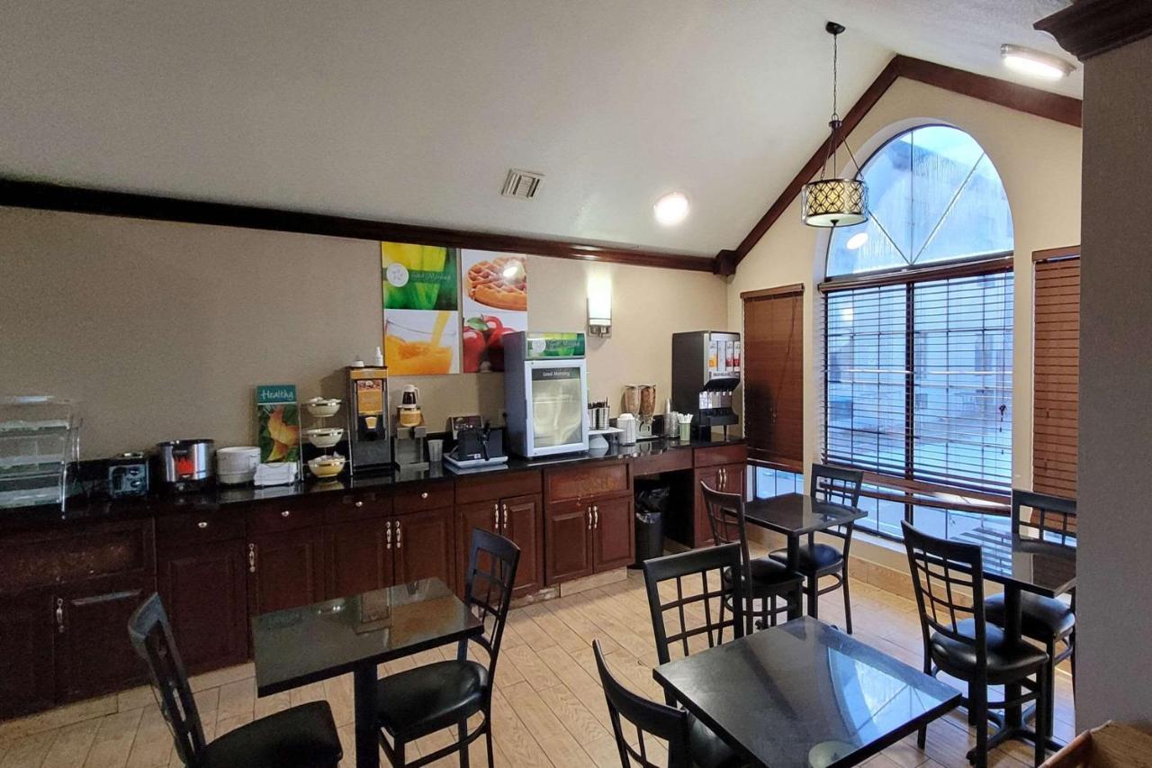 Quality Inn & Suites Columbia I-70 Εξωτερικό φωτογραφία